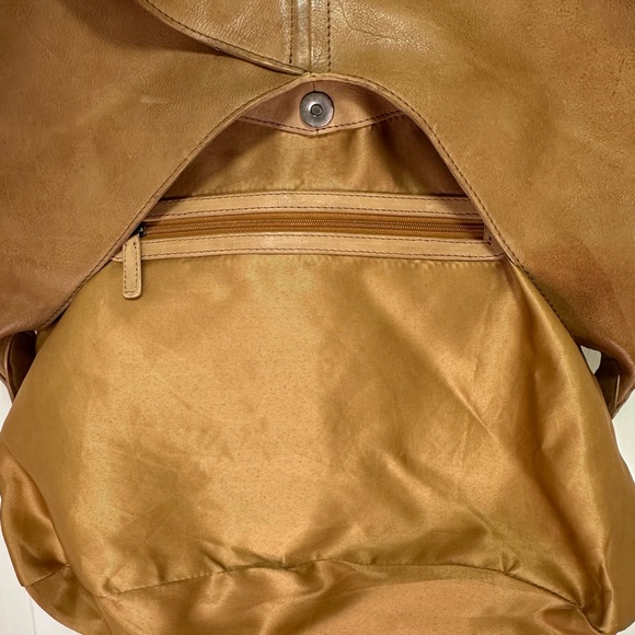 Genuine Leather Hobo Bag | One Size | Tan | NWT 👜 - Picture 11 of 15